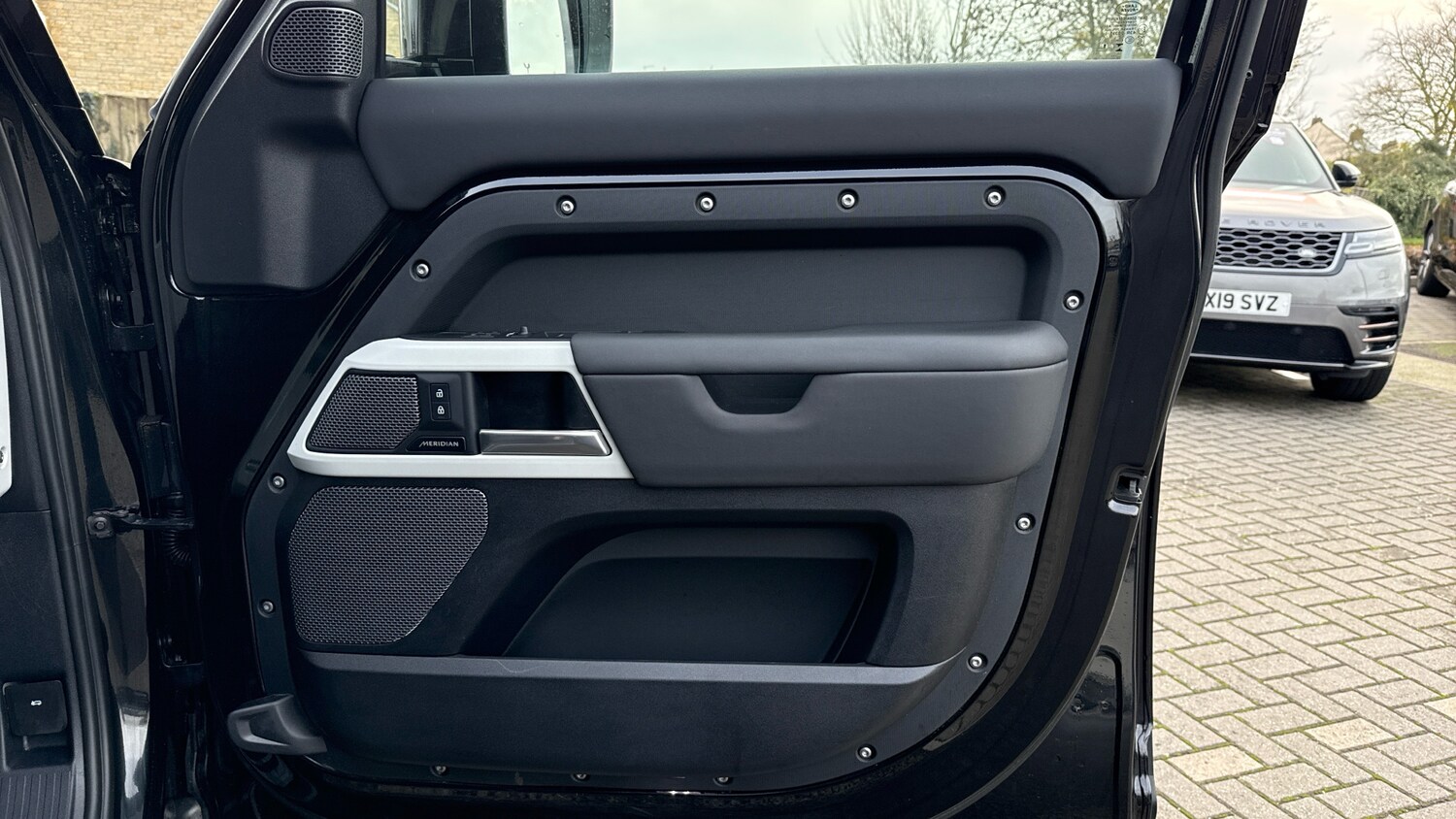 Used Land Rover Defender 2024 for sale - 76564942: Photo 29