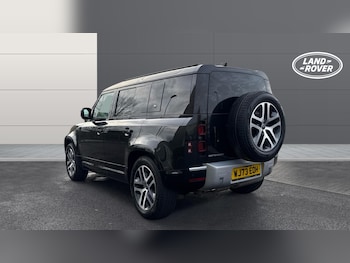 Used Land Rover Defender 2024 for sale - 76564942: Photo