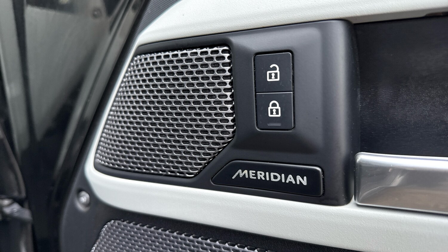 Used Land Rover Defender 2024 for sale - 76564942: Photo 38