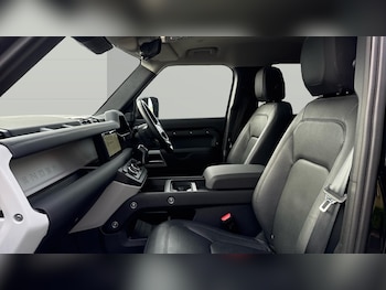 Used Land Rover Defender 2024 for sale - 76564942: Photo