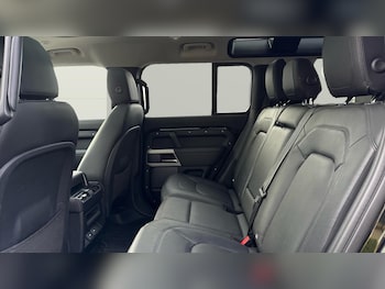 Used Land Rover Defender 2024 for sale - 76564942: Photo