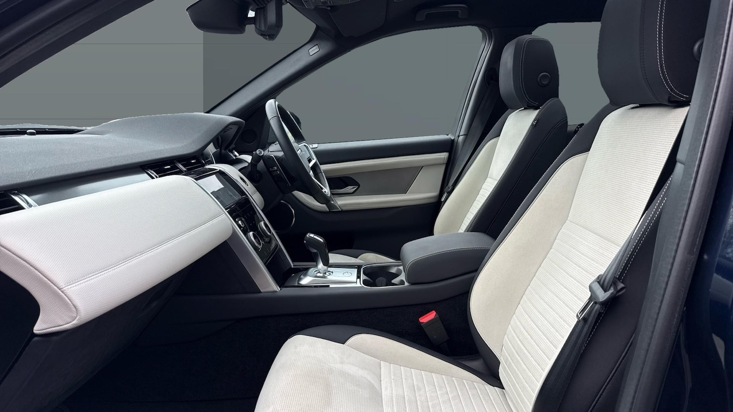 Used Land Rover Discovery Sport 2022 for sale - 77997454: Photo 3