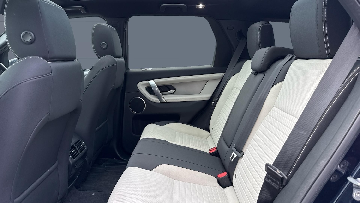 Used Land Rover Discovery Sport 2022 for sale - 77997454: Photo 4