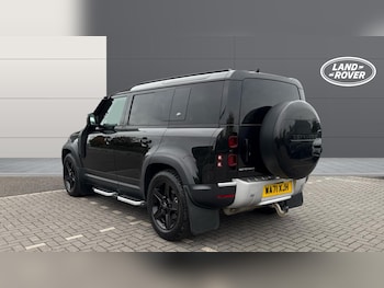 Used Land Rover Defender 2021 for sale - 76329897: Photo