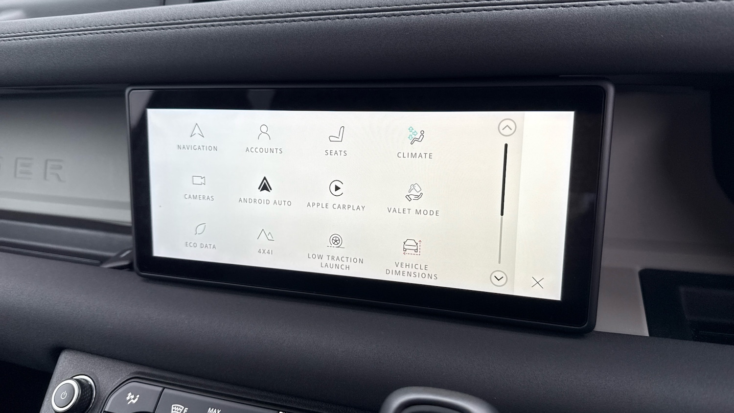 Used Land Rover Defender 2021 for sale - 76329897: Photo 36