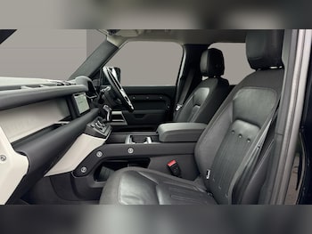 Used Land Rover Defender 2021 for sale - 76329897: Photo