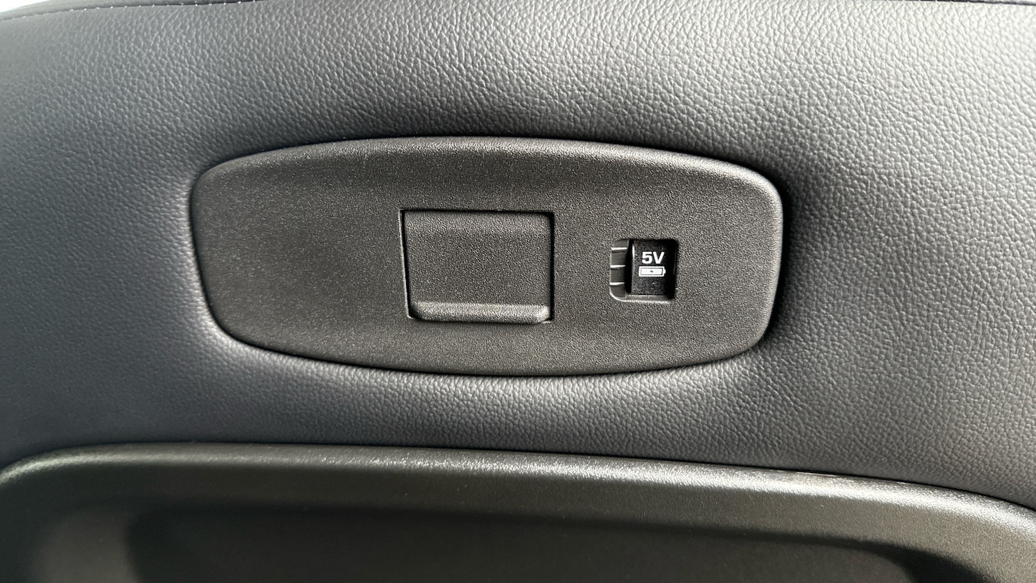 Used Land Rover Defender 2021 for sale - 76329897: Photo 41