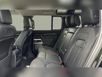 Used Land Rover Defender 2021 for sale - 76329897: Photo