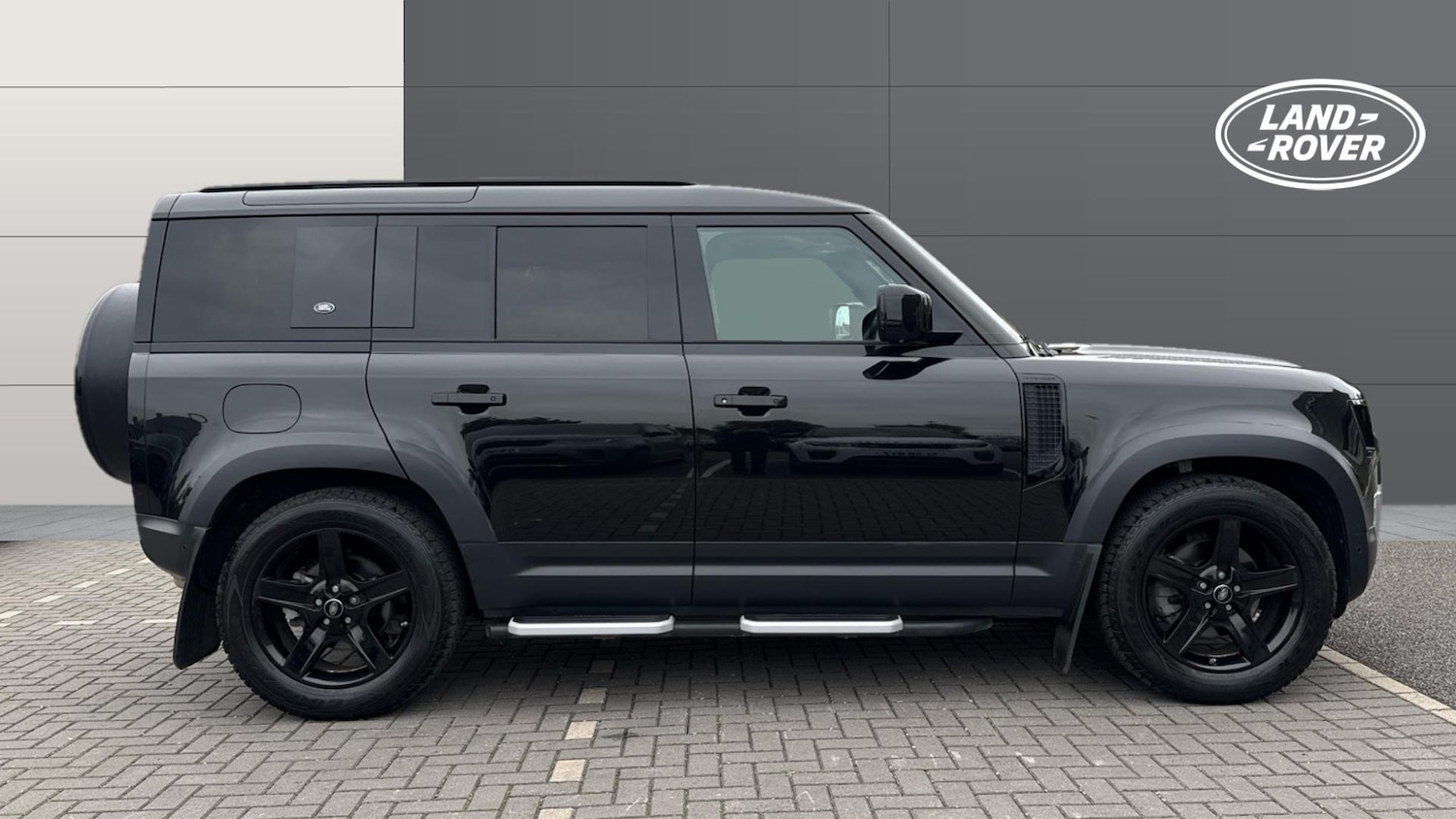 Used Land Rover Defender 2021 for sale - 76329897: Photo 5