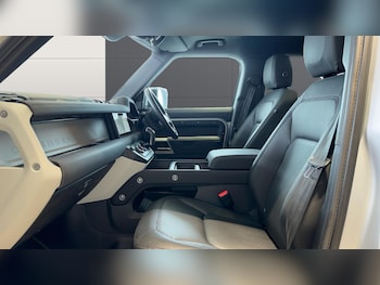 Used Land Rover Defender 2023 for sale - 78698540: Photo