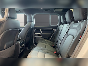Used Land Rover Defender 2023 for sale - 78698540: Photo