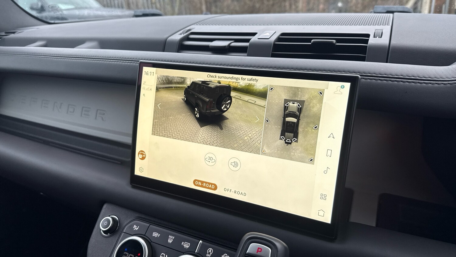 Used Land Rover Defender 2023 for sale - 77449423: Photo 12