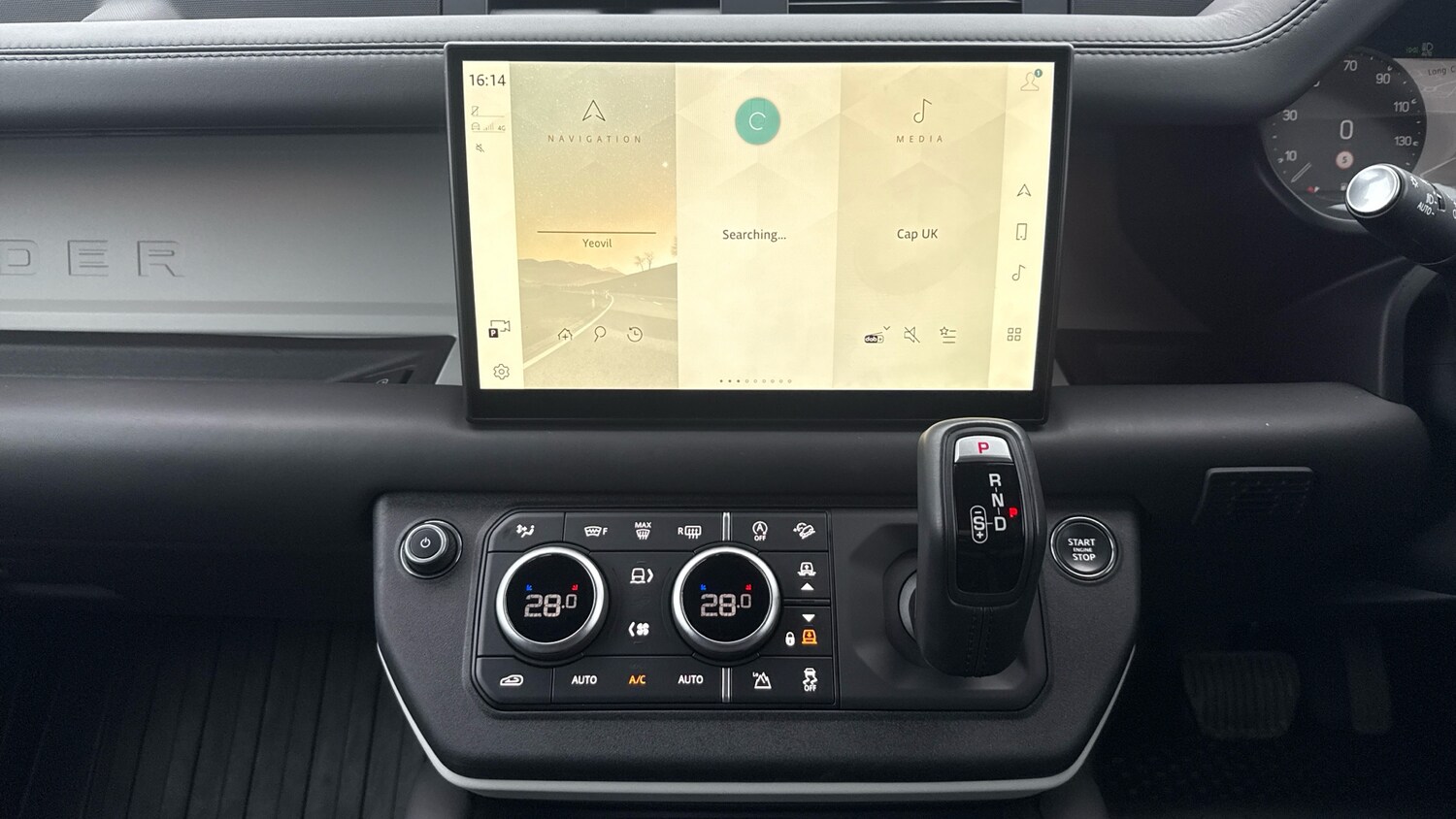 Used Land Rover Defender 2023 for sale - 77449423: Photo 14