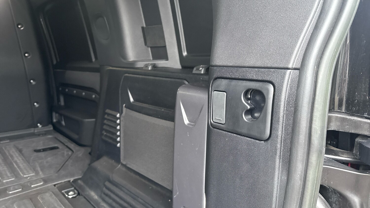 Used Land Rover Defender 2023 for sale - 77449423: Photo 28