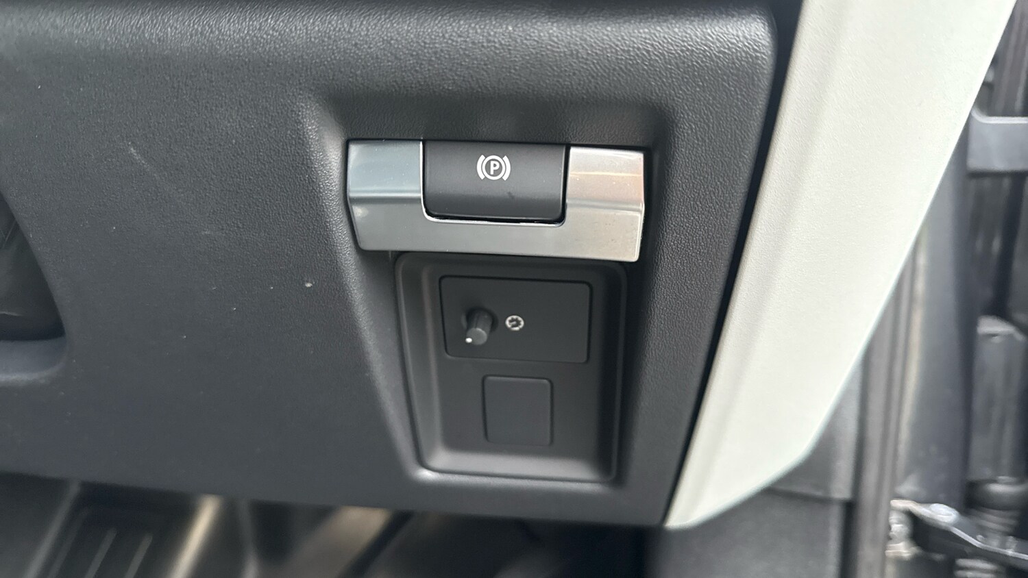 Used Land Rover Defender 2023 for sale - 77449423: Photo 31