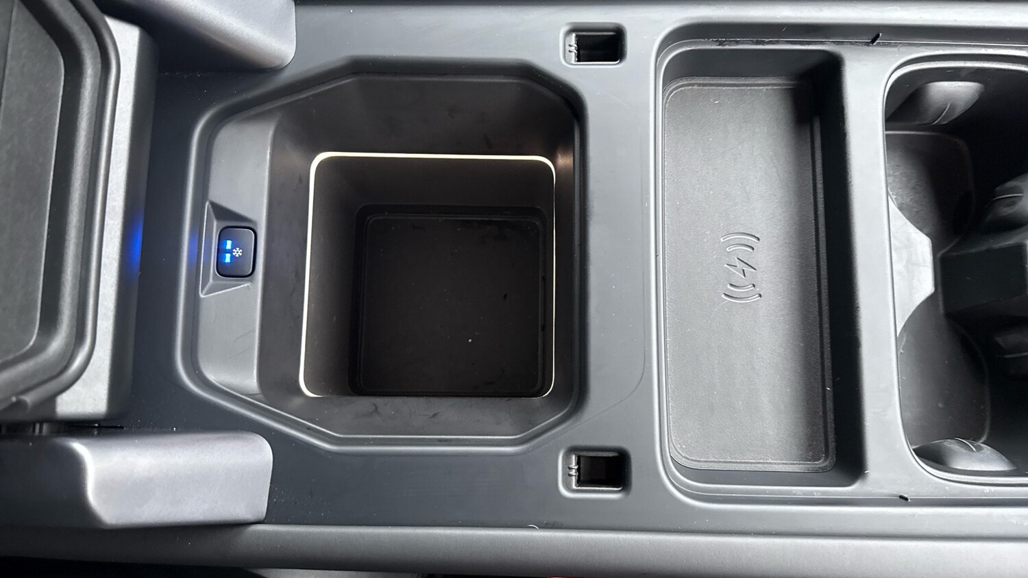 Used Land Rover Defender 2023 for sale - 77449423: Photo 32