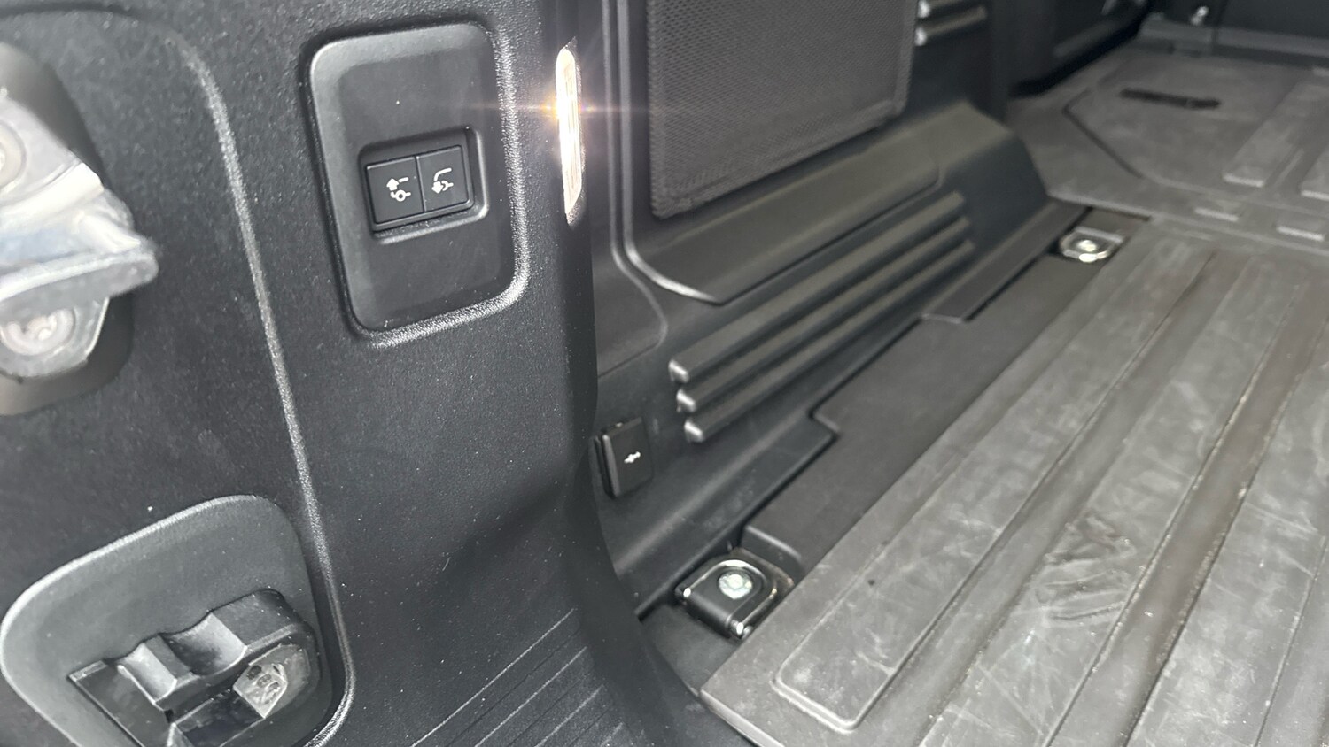 Used Land Rover Defender 2023 for sale - 77449423: Photo 41