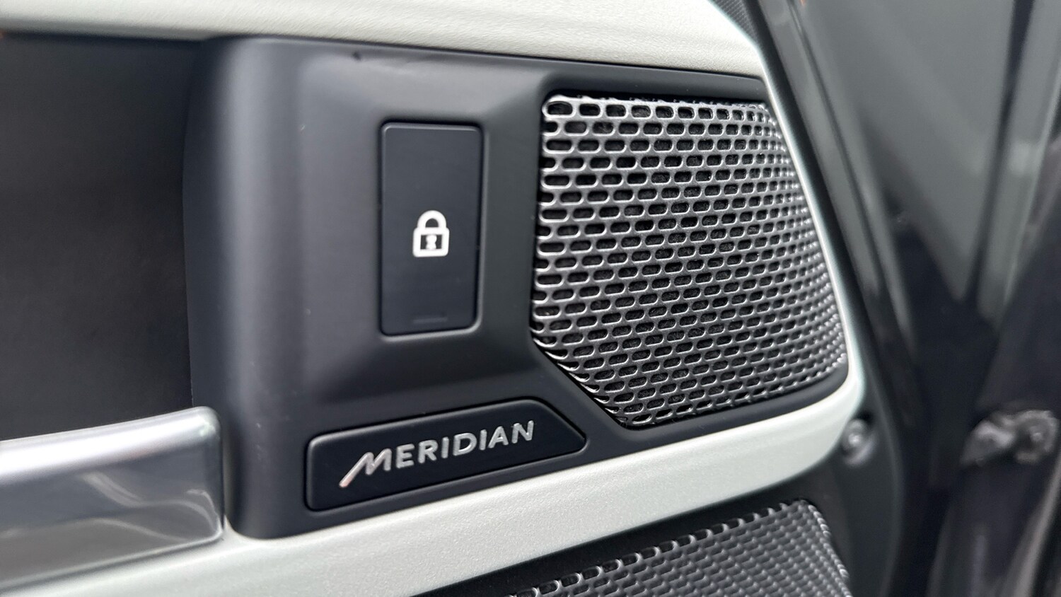 Used Land Rover Defender 2023 for sale - 77449423: Photo 47