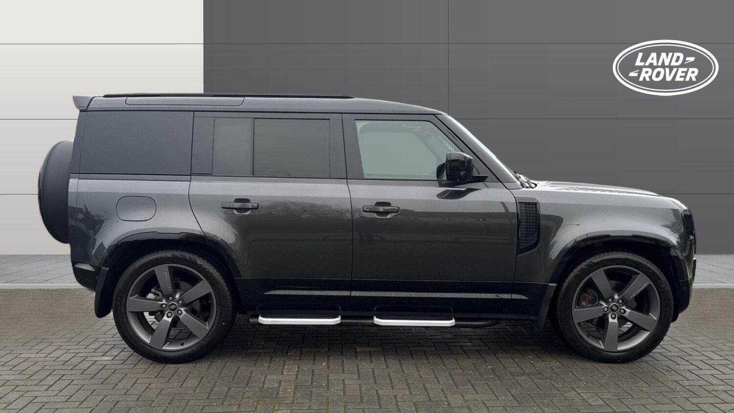 Used Land Rover Defender 2023 for sale - 77449423: Photo 5