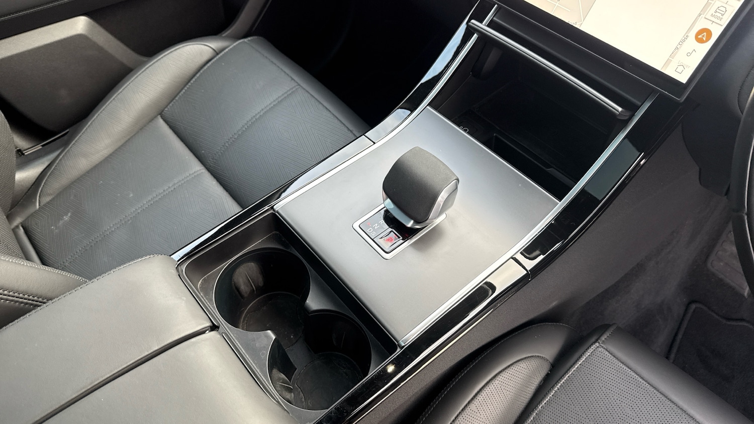 Used Land Rover Range Rover Velar 2024 for sale - 76193766: Photo 13