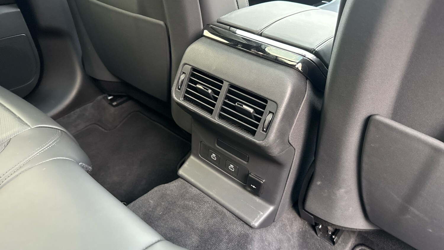 Used Land Rover Range Rover Velar 2024 for sale - 76193766: Photo 18