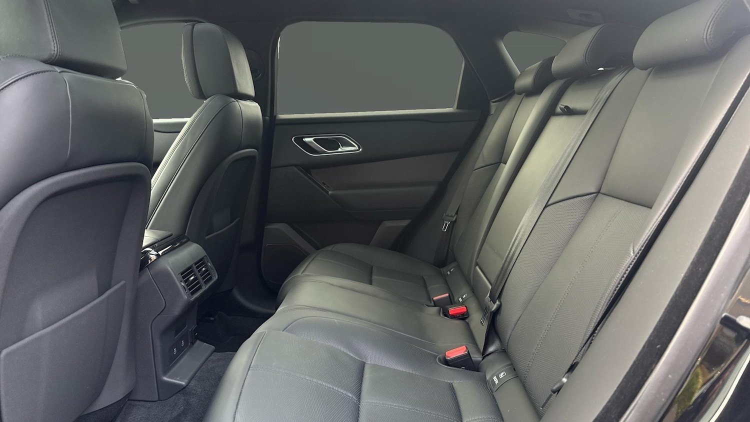 Used Land Rover Range Rover Velar 2024 for sale - 76193766: Photo 4