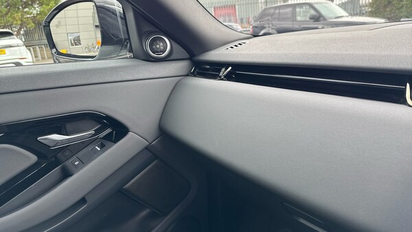Used Land Rover Range Rover Evoque 2025 for sale - 75665327: Photo 26