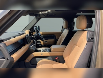 Used Land Rover Defender 2025 for sale - 75358376: Photo