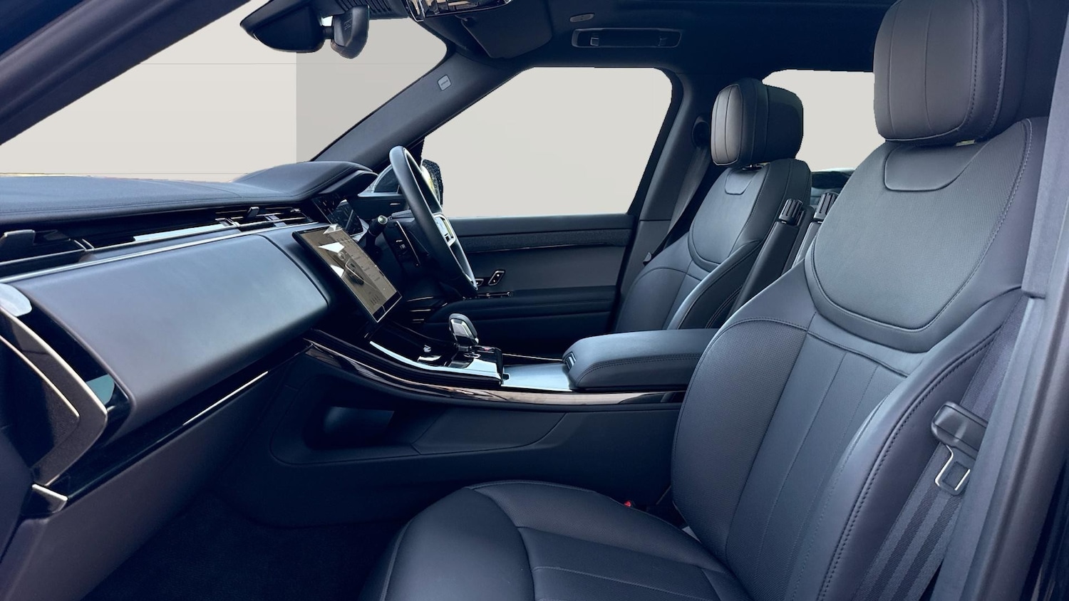 Used Land Rover Range Rover Sport 2025 for sale - 75995724: Photo 3