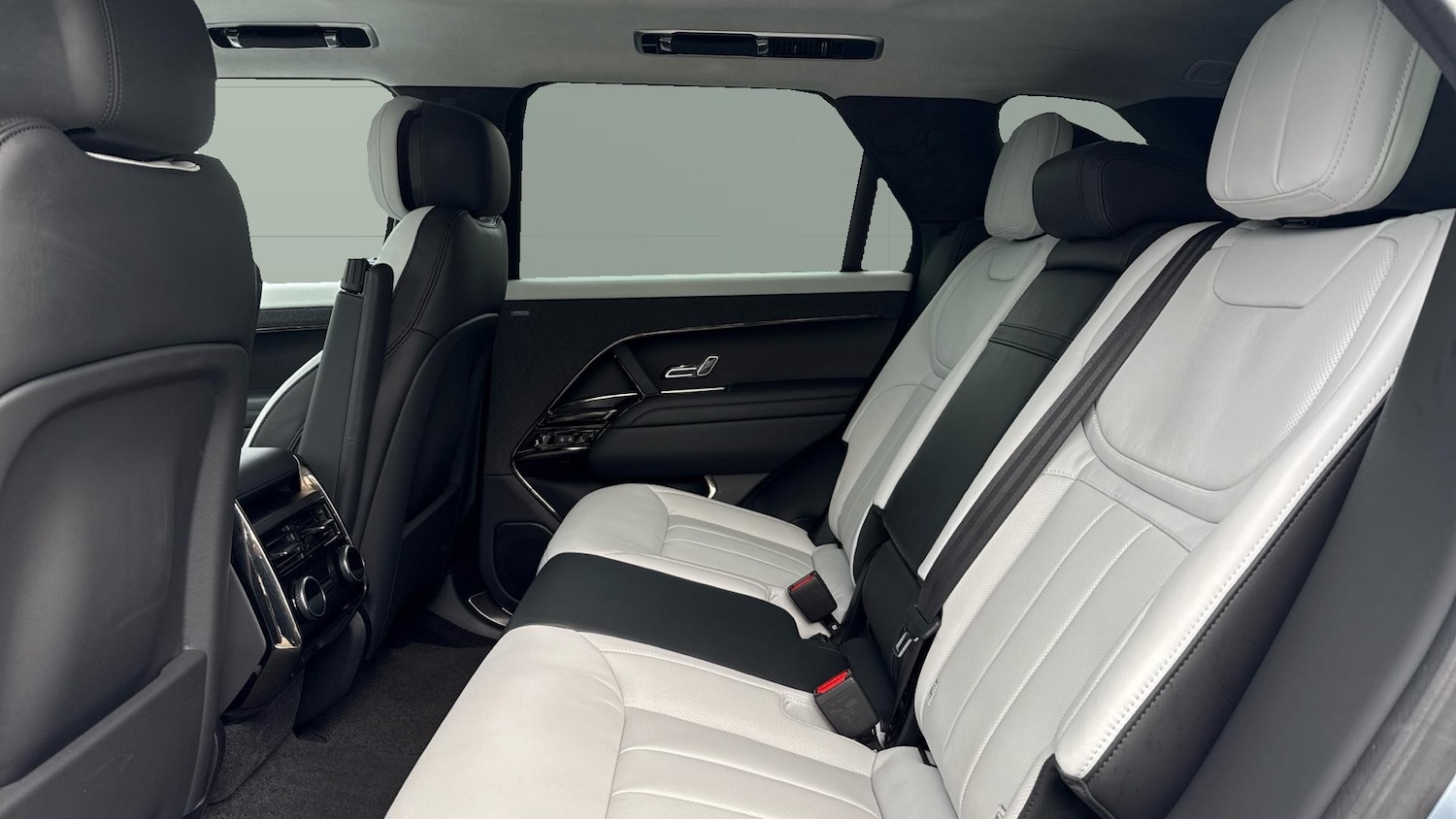 Used Land Rover Range Rover Sport 2023 for sale - 77617715: Photo 4