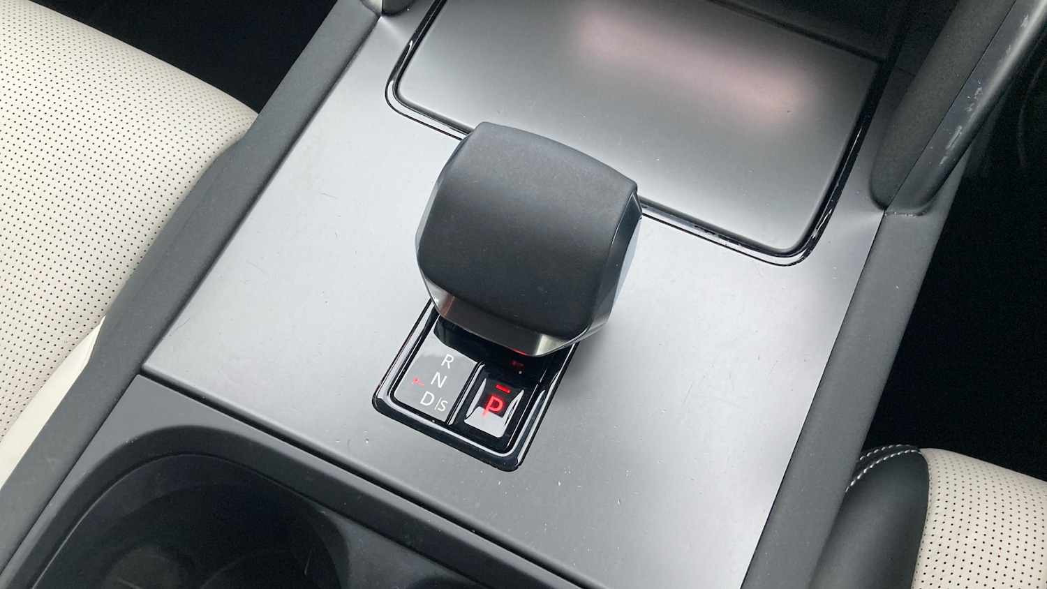 Used Land Rover Discovery Sport 2024 for sale - 76694191: Photo 13