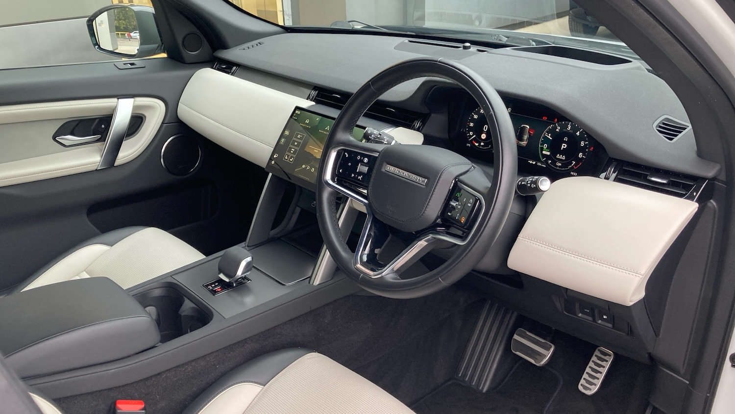 Used Land Rover Discovery Sport 2024 for sale - 76694191: Photo 24