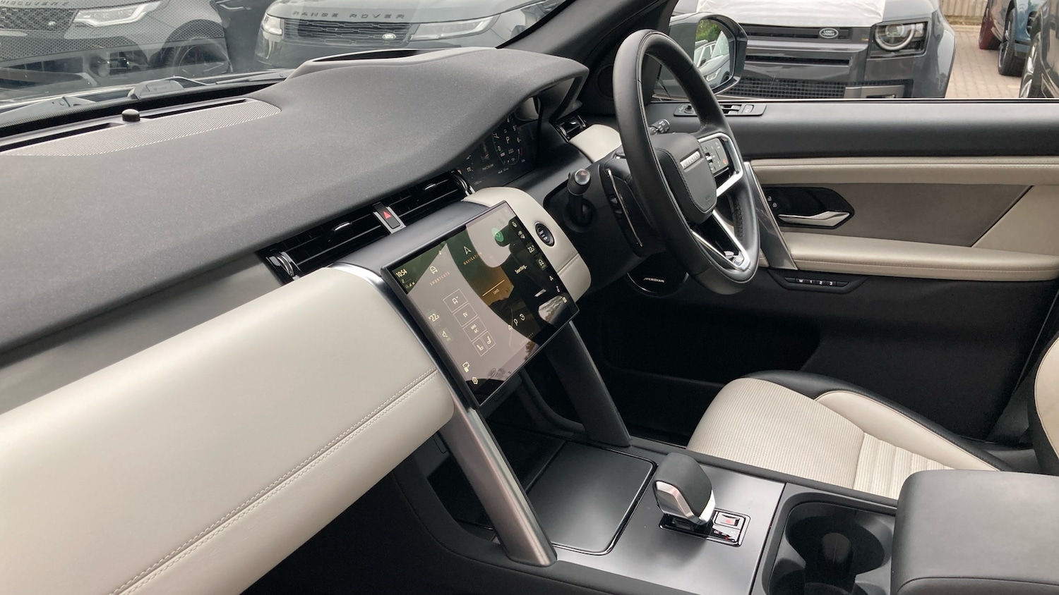 Used Land Rover Discovery Sport 2024 for sale - 76694191: Photo 30