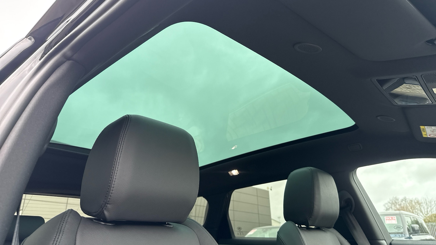 Used Land Rover Range Rover Evoque 2025 for sale - 77668385: Photo 21