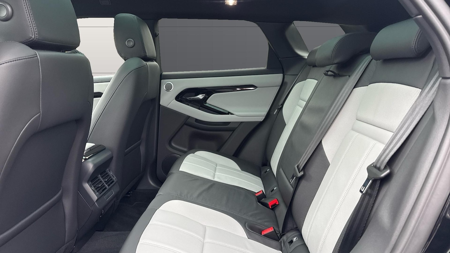 Used Land Rover Range Rover Evoque 2025 for sale - 77668385: Photo 4