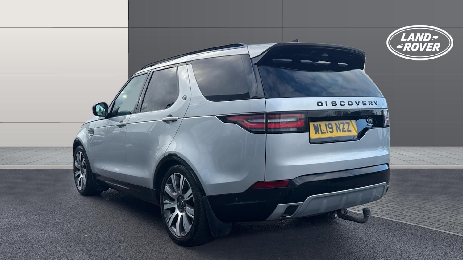 Used Land Rover Discovery 2019 for sale - 76957362: Photo 2