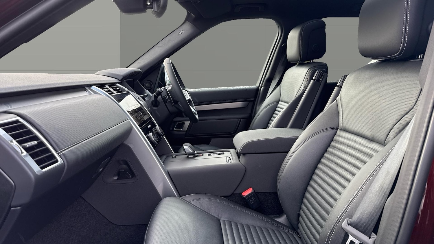 Used Land Rover Discovery 2025 for sale - 77447030: Photo 3