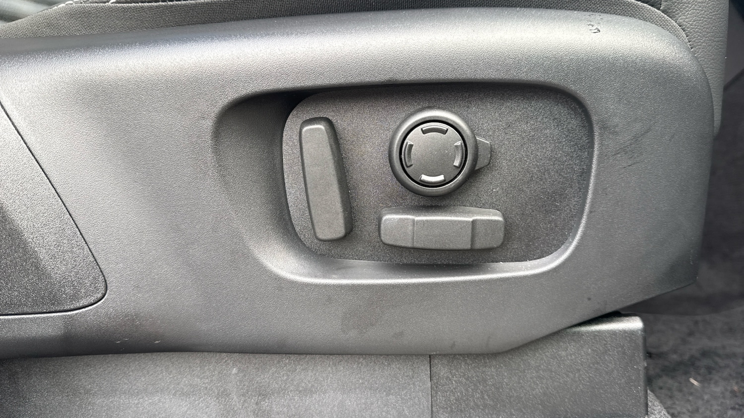 Used Land Rover Discovery 2025 for sale - 77447030: Photo 30