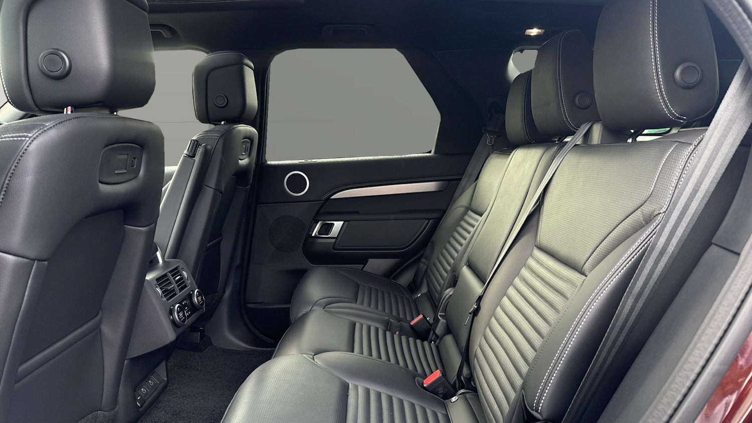 Used Land Rover Discovery 2025 for sale - 77447030: Photo 4