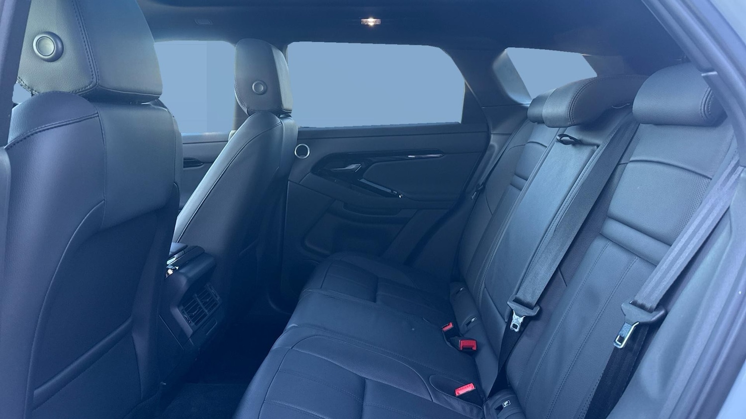 Used Land Rover Range Rover Evoque 2025 for sale - 76945778: Photo 4