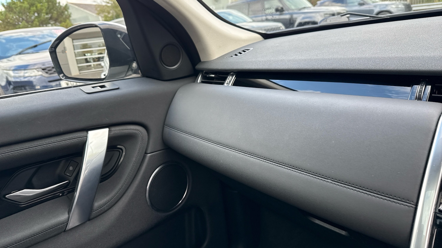 Used Land Rover Discovery Sport 2021 for sale - 76507271: Photo 26