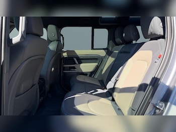 Used Land Rover Defender 2023 for sale - 78734120: Photo