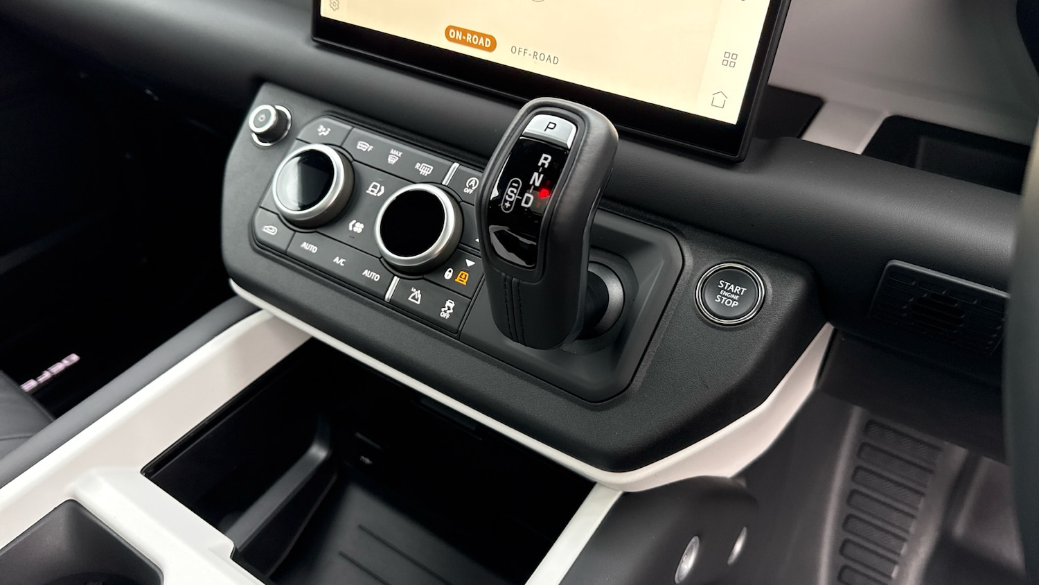 Used Land Rover Defender 2025 for sale - 76956993: Photo 13