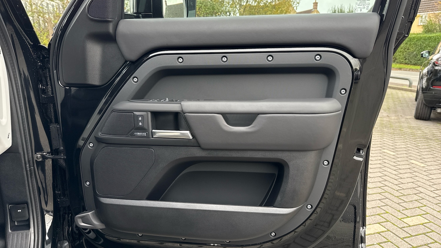 Used Land Rover Defender 2025 for sale - 76956993: Photo 29