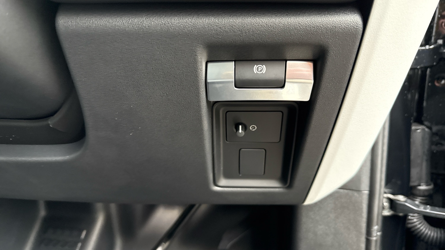 Used Land Rover Defender 2025 for sale - 76956993: Photo 31