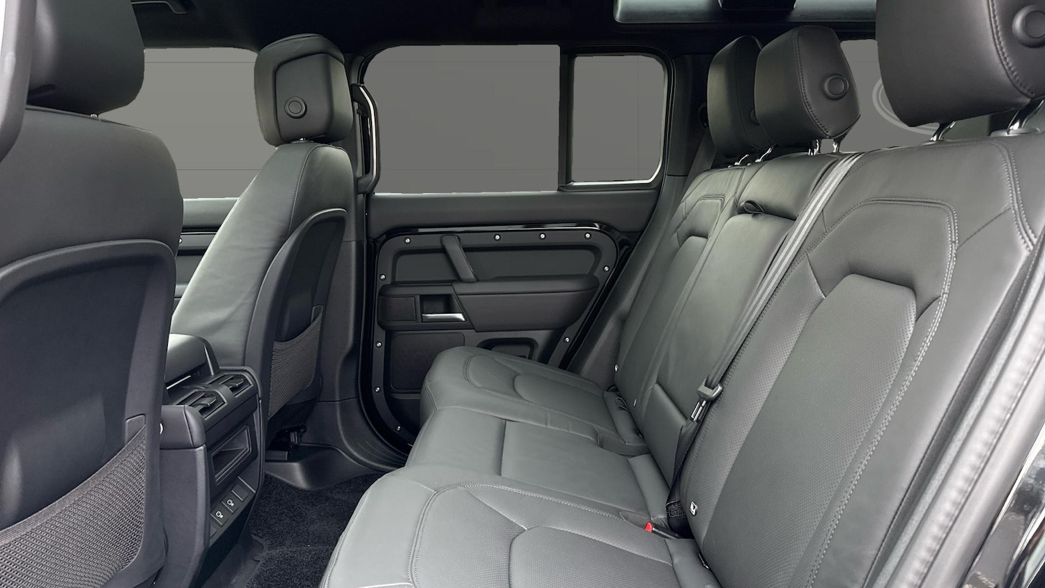 Used Land Rover Defender 2025 for sale - 76956993: Photo 4