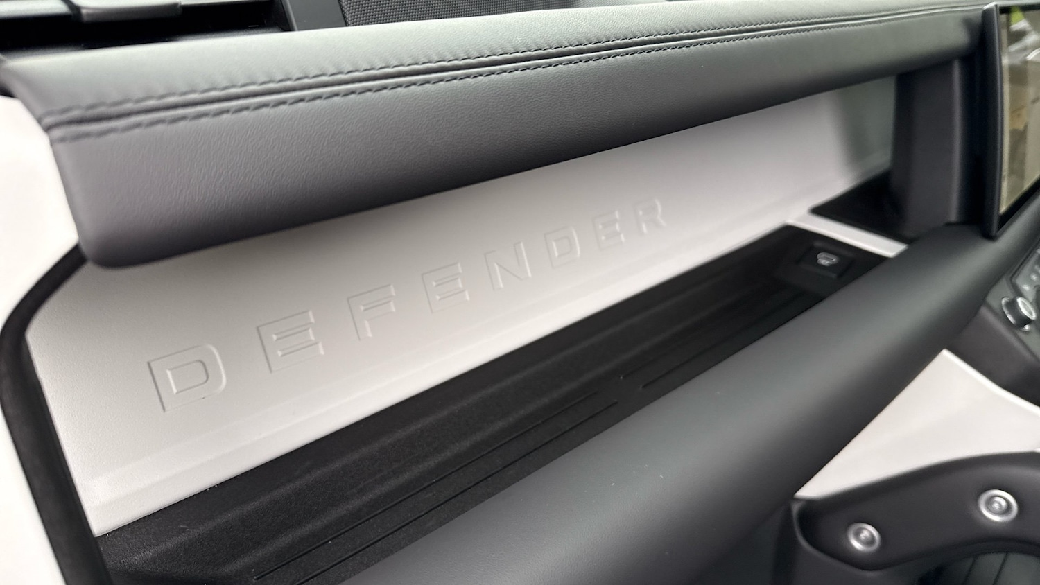 Used Land Rover Defender 2025 for sale - 76956993: Photo 42