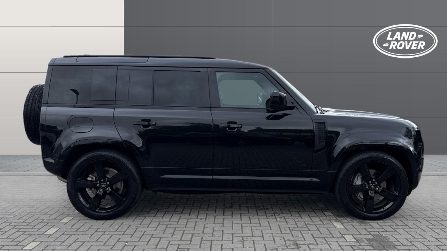 Used Land Rover Defender 2025 for sale - 76956993: Photo 5