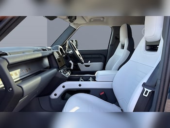 Used Land Rover Defender 2025 for sale - 79195729: Photo