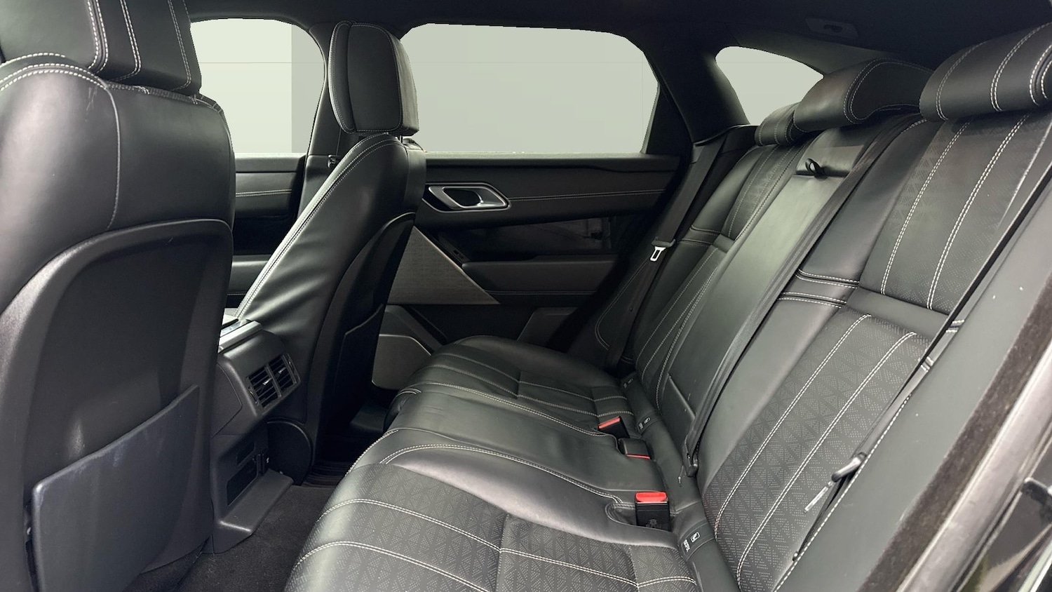 Used Land Rover Range Rover Velar 2021 for sale - 78067402: Photo 4